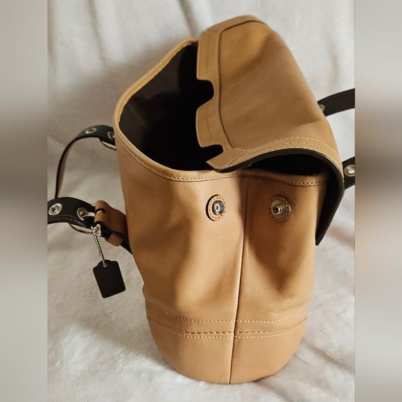 Coach Glove-Tanned Camel Y2K Buckle Soho #f12304 - Picture 3 of 10